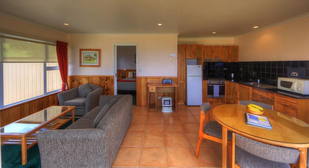 Islander Lodge Apartments Burnt Pine Extérieur photo